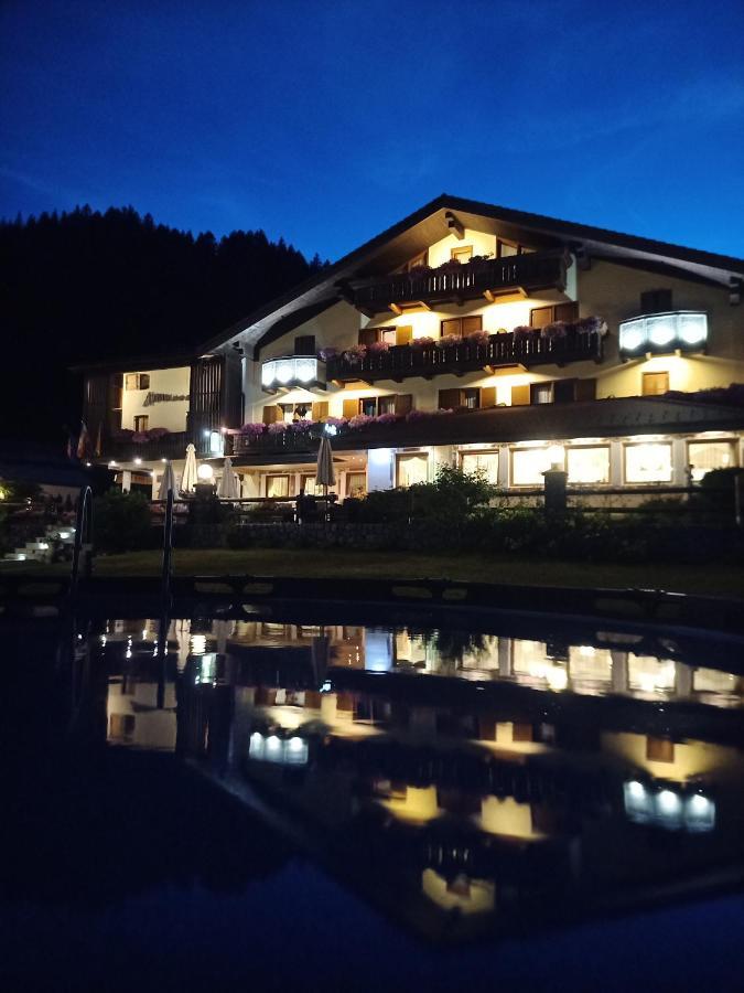Park Hotel Arnica Falcade Exteriör bild